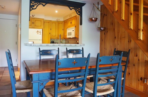 Mont-Tremblant Condo | Cozy condo w/stunning Mont Tremblant mountain and lakeview