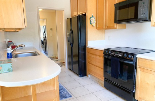 San Leandro Condo | Cozy Condo With Bay Views