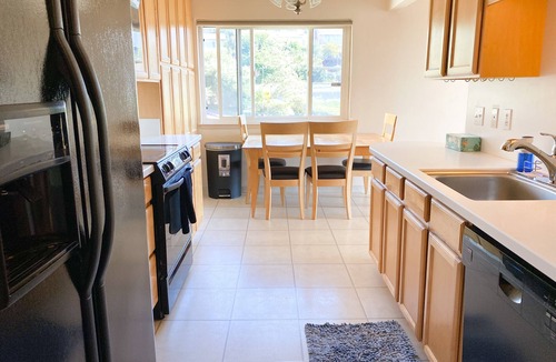 San Leandro Condo | Cozy Condo With Bay Views