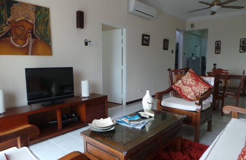 Batu Ferringhi Condo | Cozy Condo with Stunning Sea View