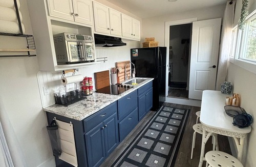 Conroe Cabin | Cozy container cabin with WiFi and AC in lovely Richards