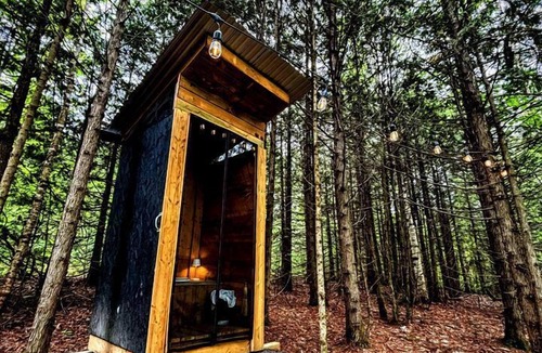 Bancroft House | Cozy Container for a Unique Glamping Experience in the Forest in Bancroft, Ontario