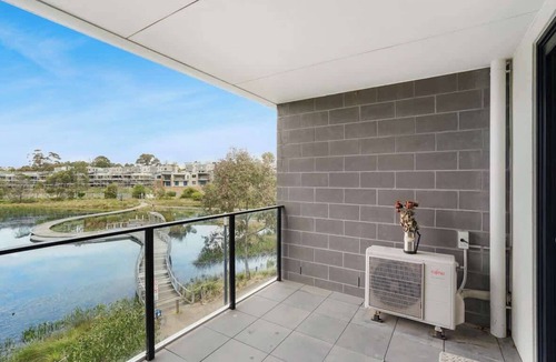 Bundoora Apartment | Cozy & Convenient Bundoora Apt withparking
