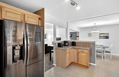 Newark House | Cozy, Convenient, Centrally Located Newark Rancher