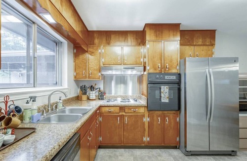 Lupton City House | Cozy Convenient Mid-Century Apt!