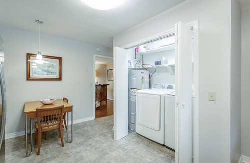 Lupton City House | Cozy Convenient Mid-Century Apt!