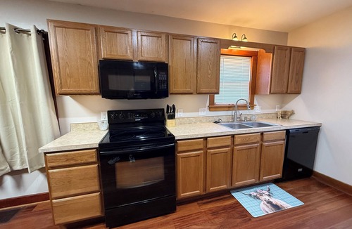 Salina Cottage | Cozy Corner Cottage - 4 Bed/2 BathnNo Cleaning Fee!