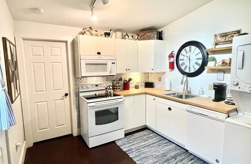 Hershey House | Cozy Corner Cottage .5 mi from HersheyPark