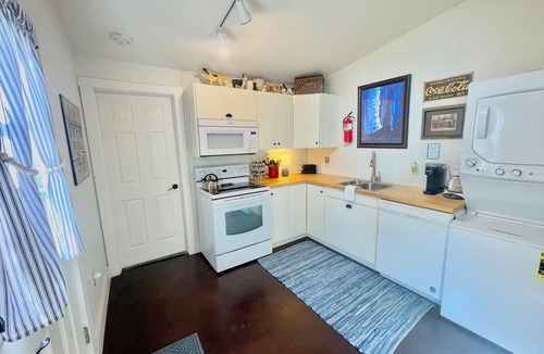 Hershey House | Cozy Corner Cottage .5 mi from HersheyPark