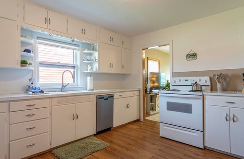 Ely House | Cozy Corner - East end home