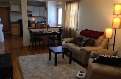 Floral Park House | Cozy corner guest house