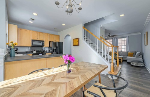 Cornelius Condo | Cozy Corner Oasis