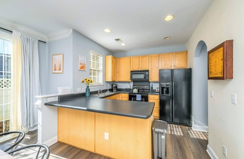 Cornelius Condo | Cozy Corner Oasis