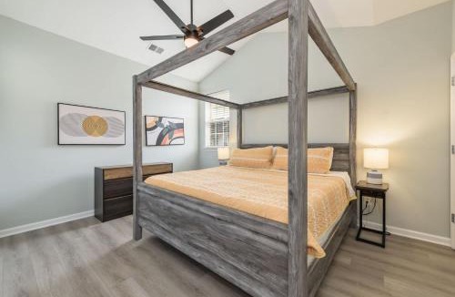 Cornelius House | Cozy Corner Townhome