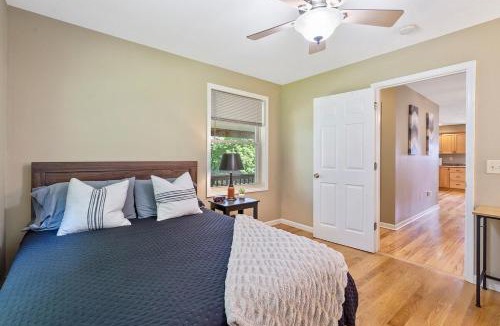Oswego Apartment | Cozy Corner