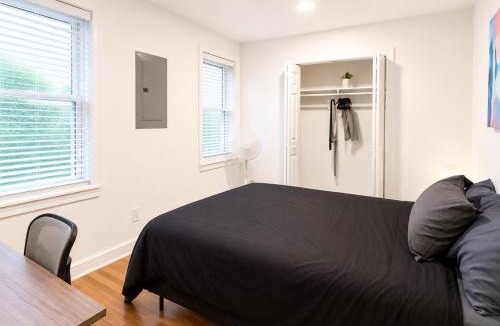 Corn Hill House | Cozy Cornhill Getaway, Free Parking KitchenWD