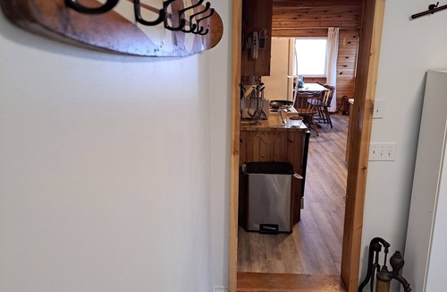 Irondale Cottage | Cozy Cottage Boshkung Lake