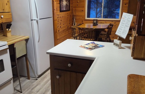 Irondale Cottage | Cozy Cottage Boshkung Lake