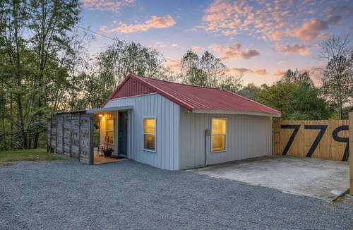 Chestnut Mound Cabin | Cozy Cottage 779