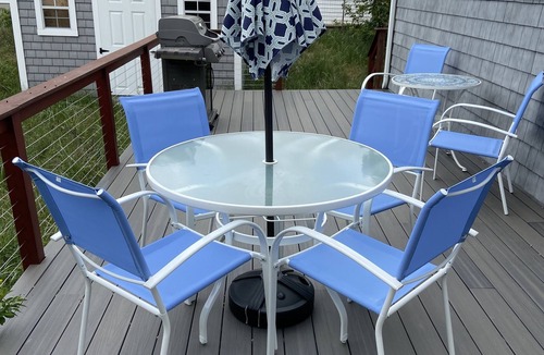 Newburyport Cottage | Cozy cottage 250 steps from the beach.