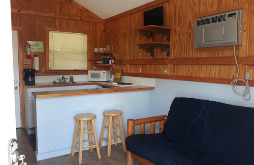 Huntsville Other | Cozy Cottage #4 Harmon Creek Marina and Campground