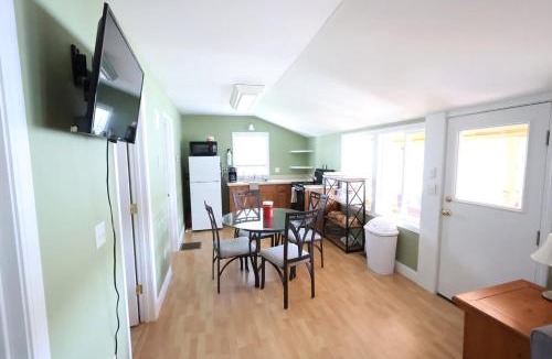 Alton Bay Apartment | Cozy Cottage Alton Bay