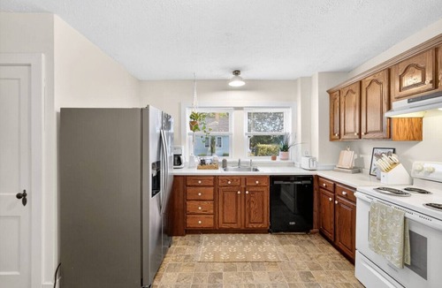 Alverton Apartment | Cozy Cottage Apartment
