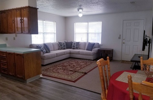 Idabel House | Cozy Cottage Apartment with All Amenities
