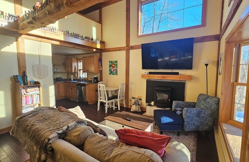 Jamaica Cottage | Cozy Cottage at Cold Moon Farm!