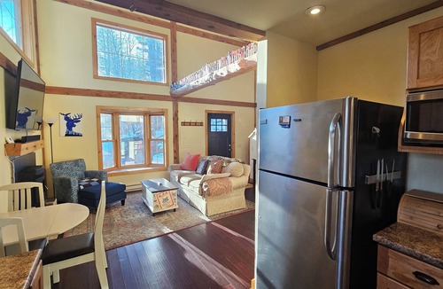 Jamaica Cottage | Cozy Cottage at Cold Moon Farm!