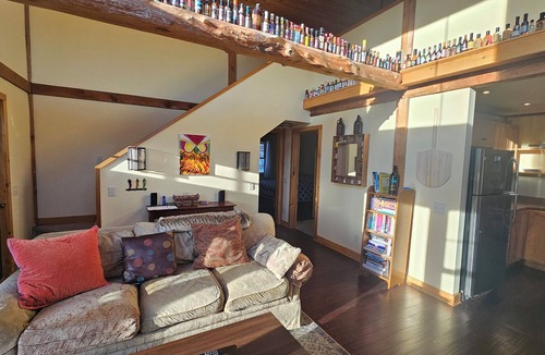 Jamaica Cottage | Cozy Cottage at Cold Moon Farm!