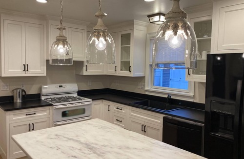 New London House | Cozy Cottage - Beach - Lighthouse Views - Dedicated Office