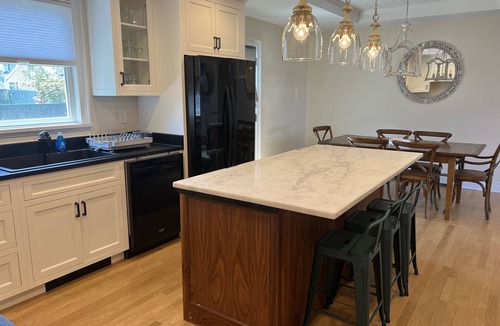 New London House | Cozy Cottage - Beach - Lighthouse Views - Dedicated Office