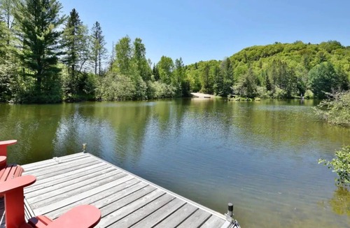 Pine Hill Ski Chalet | Cozy cottage by the water
