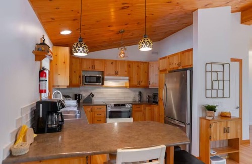 Bluewater Beach Cottage | cozy cottage by Georgian Bay & sandy beach