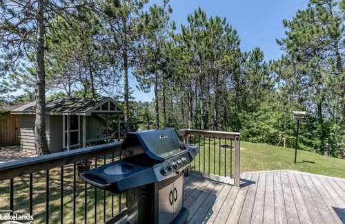 Bluewater Beach Cottage | cozy cottage by Georgian Bay & sandy beach
