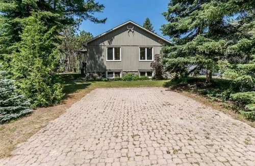 Bluewater Beach Cottage | cozy cottage by Georgian Bay & sandy beach