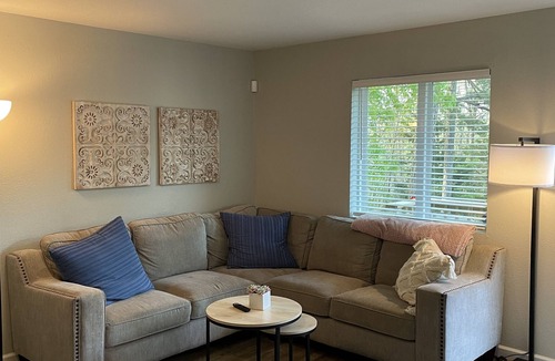 Fairfield Bay House | Cozy Cottage by Marina & Trails. Quiet and Serene!