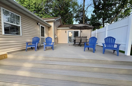 Castile Cottage | Cozy Cottage by Silver Lake