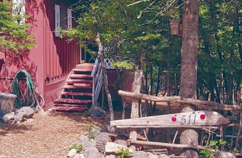 Cloudcroft Cabin | Cozy Cottage Cabin with Wood Burning Fireplace - Pet Friendly! Charming Updates!