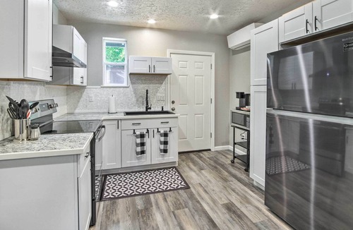 Florence Cottage | Cozy Cottage Centrally Located in Florence!