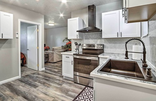 Florence Cottage | Cozy Cottage Centrally Located in Florence!