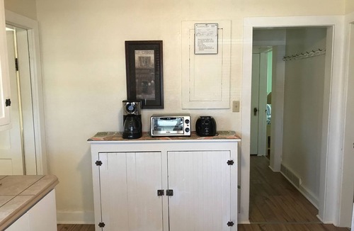 Blanding Cottage | Cozy Cottage Close to Everything