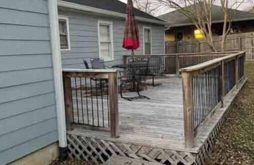 Cleveland House | Cozy Cottage Downtown Cleveland