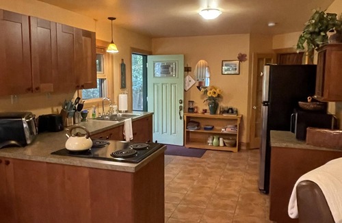 Brandon House | Cozy Cottage Escape on 123 acres