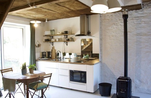 Louplande Cottage | Cozy Cottage for 2 on Dairy Farm near Le Mans with Private Garden, Wood Stove & Country Charm