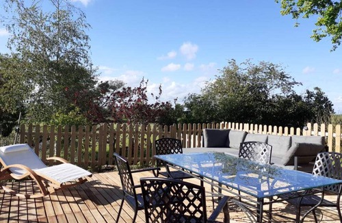 Louroux-de-Beaune Cottage | Cozy cottage with garden, pets allowed, bikes available