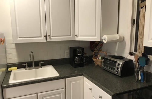 Croton-on-Hudson Cottage | Cozy Cottage Get Away