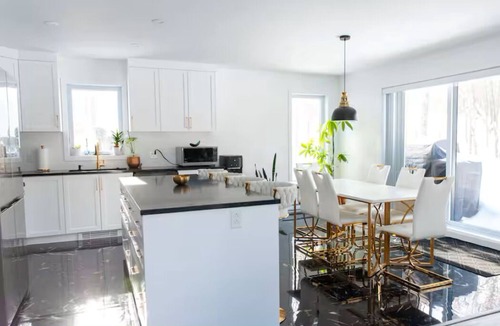 Brownsburg-Chatham Cottage | Cozy Cottage — Getaway in Quebec