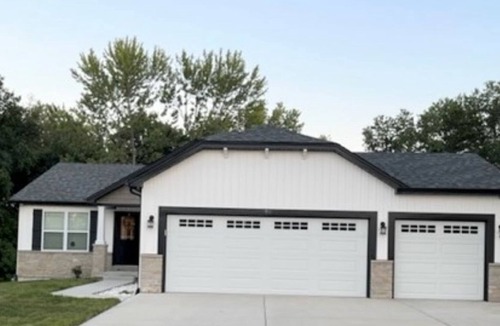 St. Charles House | Cozy Cottage Home near Old Towne Cottleville